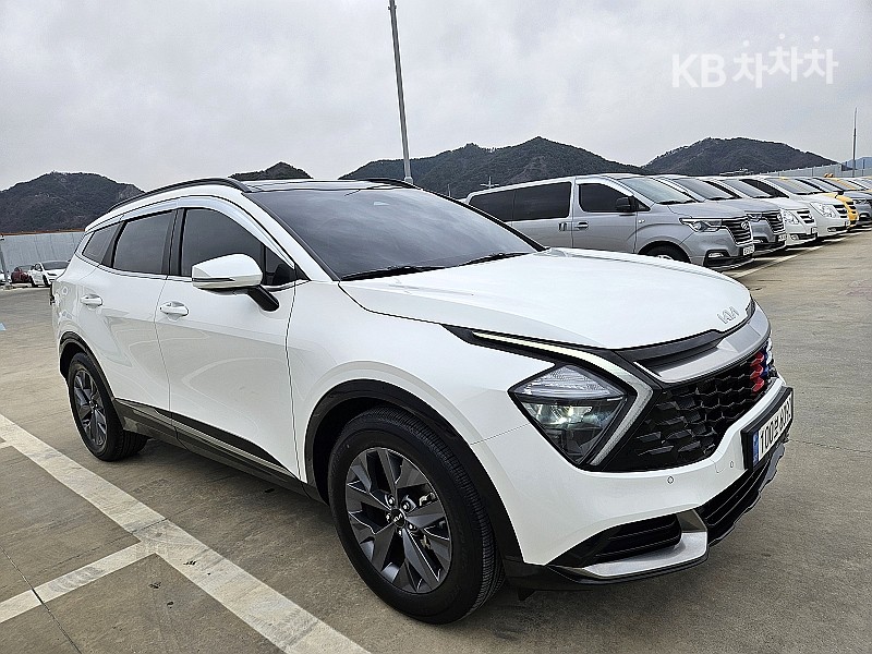 2022 - kia sportage