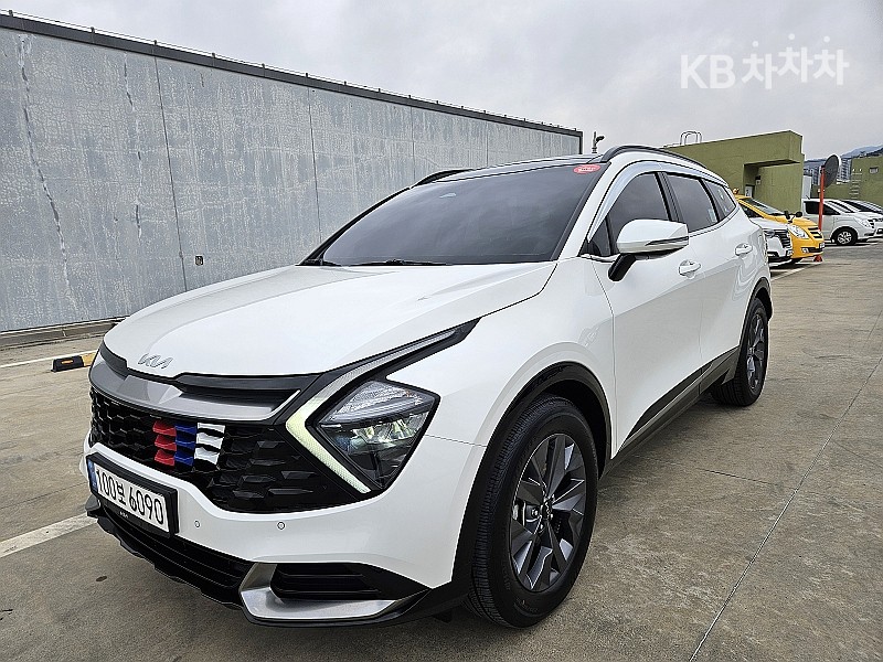 2022 - kia sportage