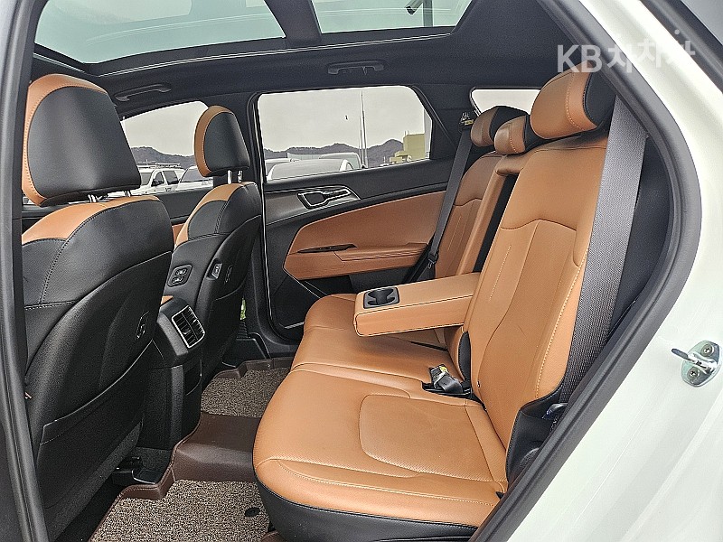 2022 - kia sportage