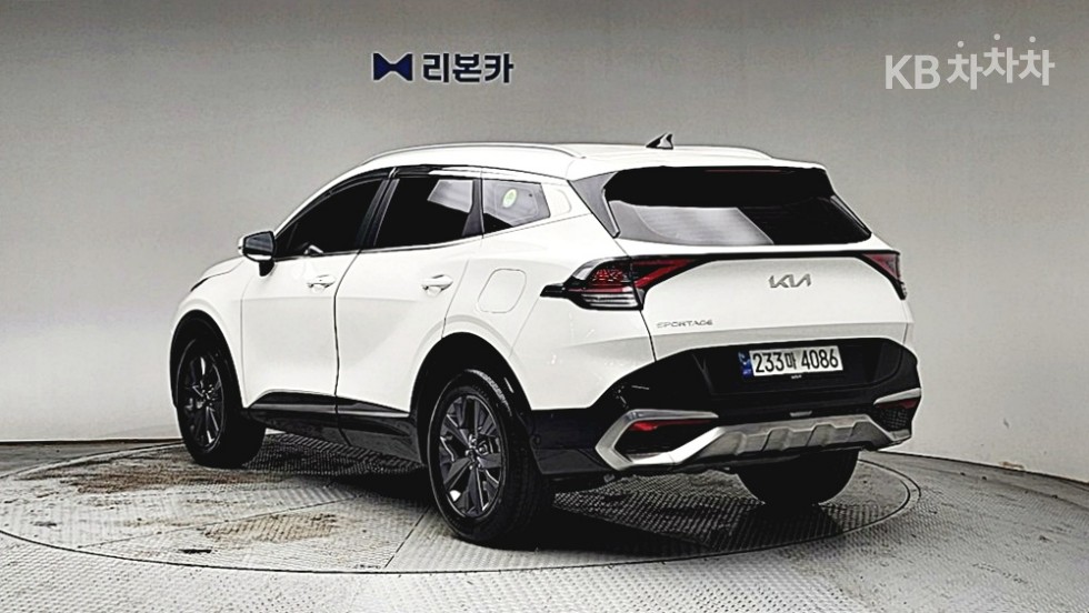 2022 - kia sportage
