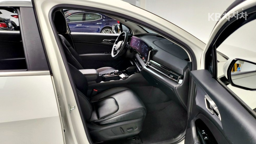 2022 - kia sportage