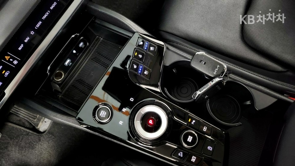 2022 - kia sportage