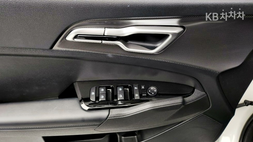 2022 - kia sportage
