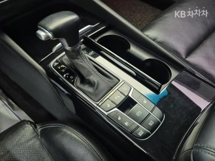 Kia K7 Hybrid Prestige Base Type 9
