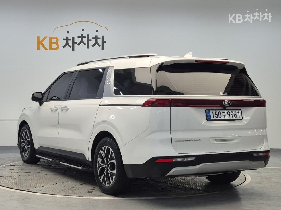 2021 - kia carnival