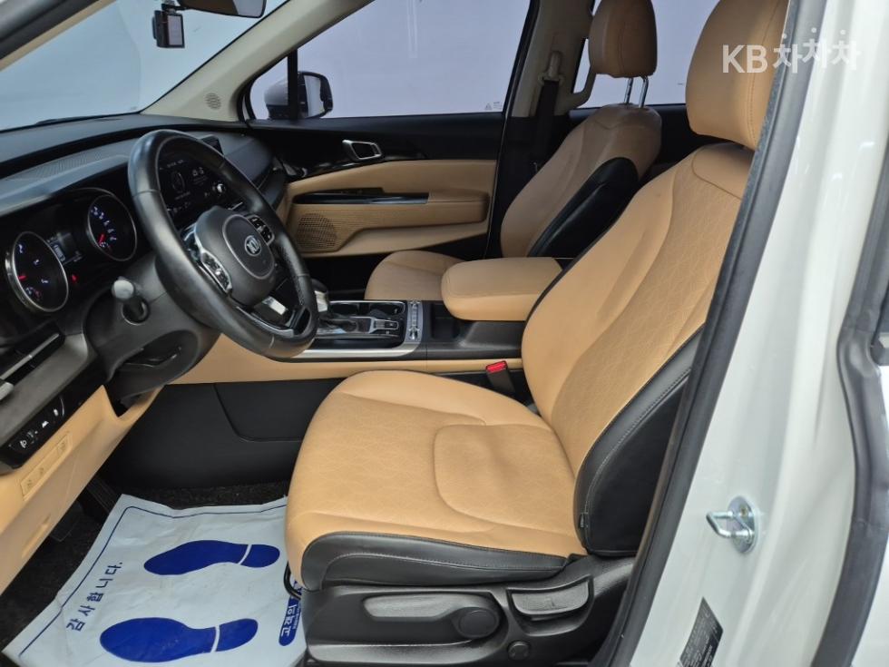 2021 - kia carnival