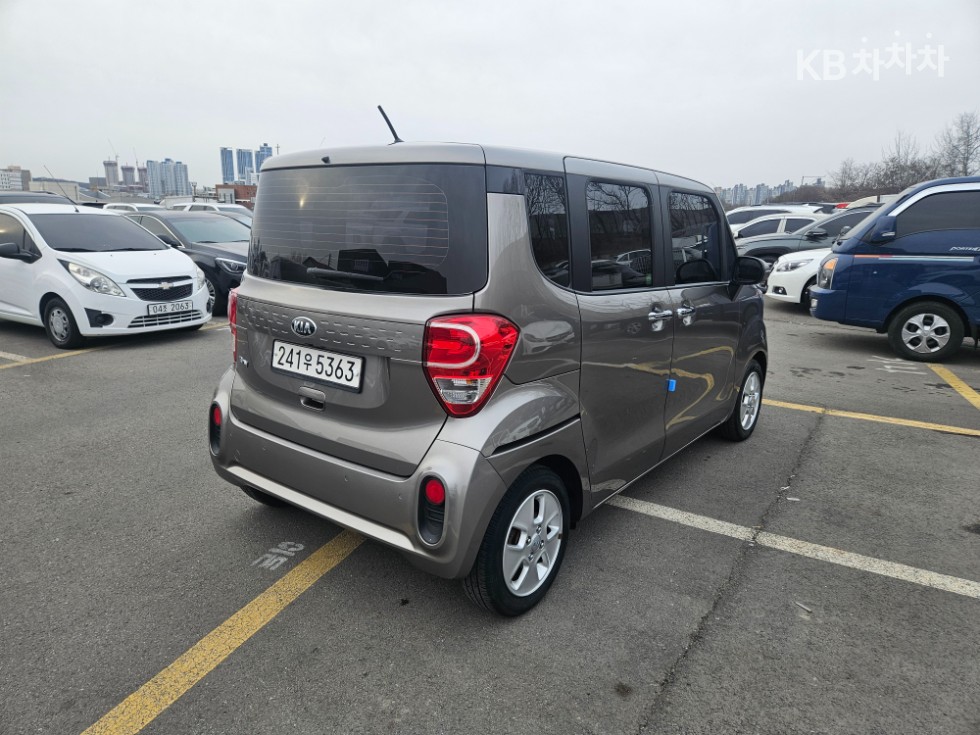 2021 - kia ray