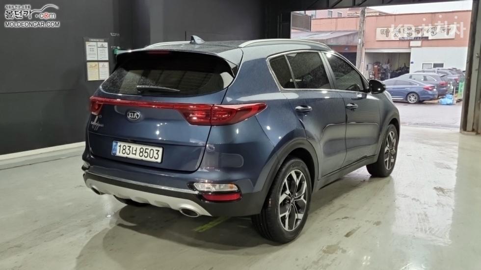 2021 - kia sportage