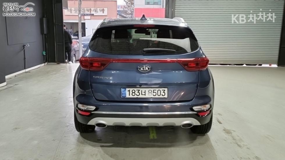 2021 - kia sportage