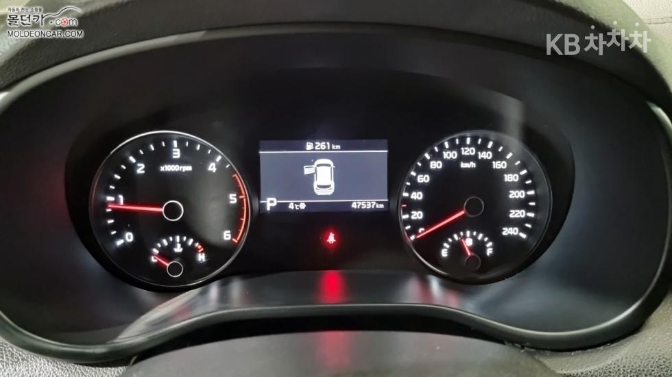 2021 - kia sportage