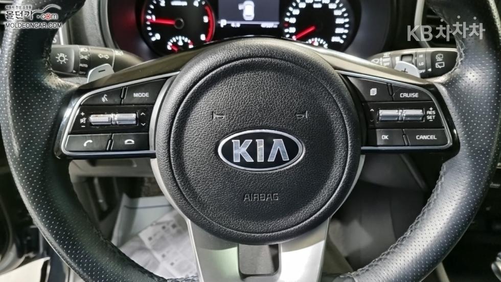 2021 - kia sportage