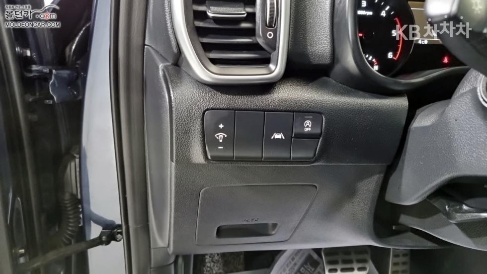 2021 - kia sportage