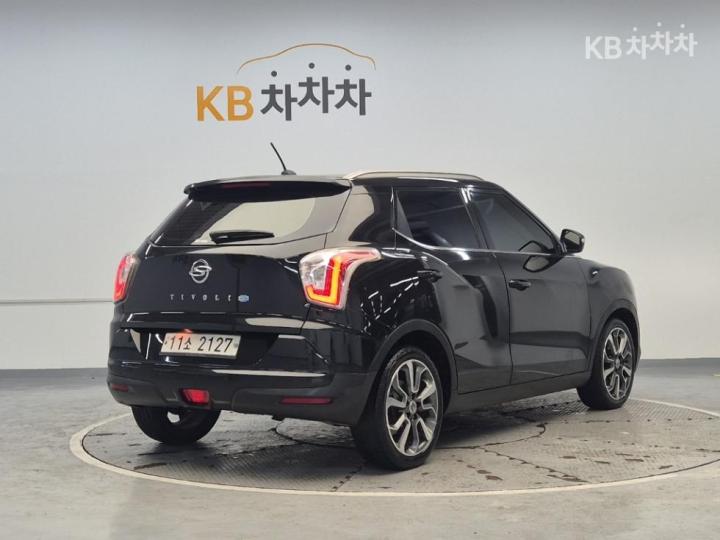 KG Mobility (Ssangyong) Tivoli Diesel LX Base Type 4