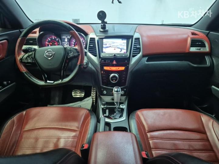 KG Mobility (Ssangyong) Tivoli Diesel LX Base Type 8