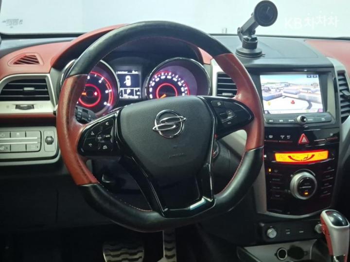 KG Mobility (Ssangyong) Tivoli Diesel LX Base Type 10