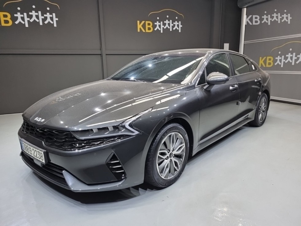 2022 - kia k5