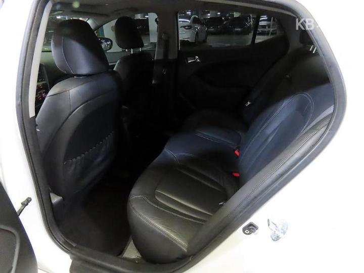 Kia K5 2.0 LPI Luxury 8