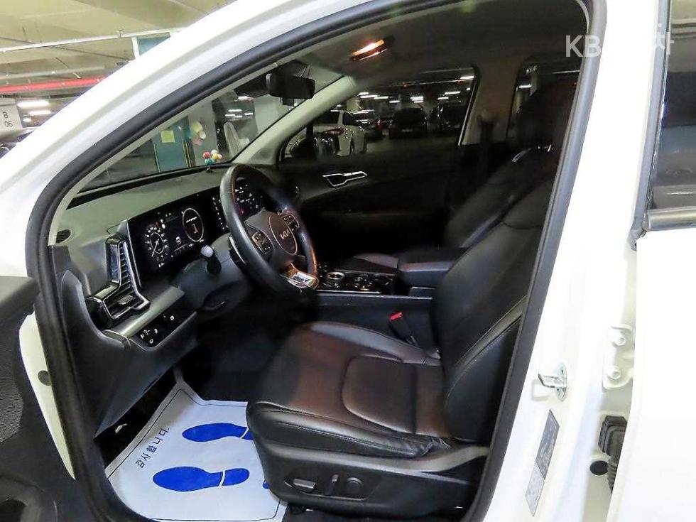 2022 - kia sportage