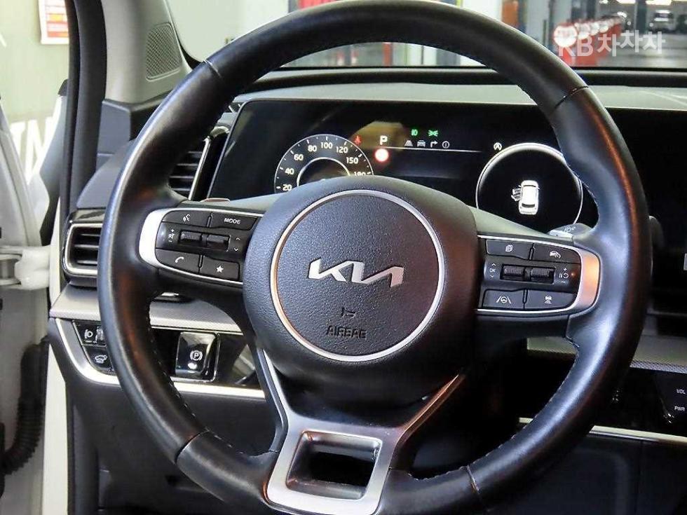 2022 - kia sportage