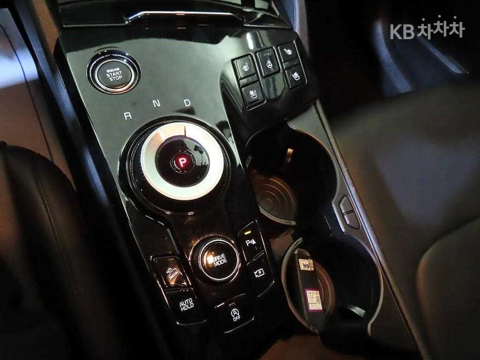 2022 - kia sportage