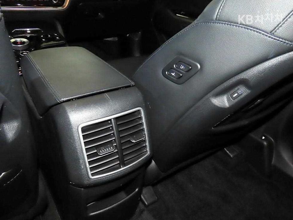 2022 - kia sportage