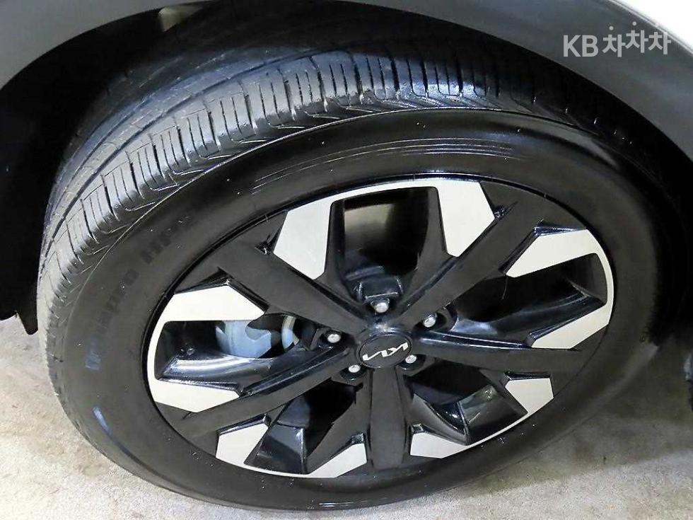 2022 - kia sportage