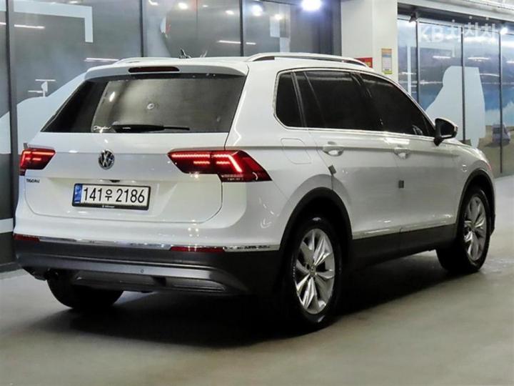 Volkswagen Tiguan 2.0 TDI Premium 5