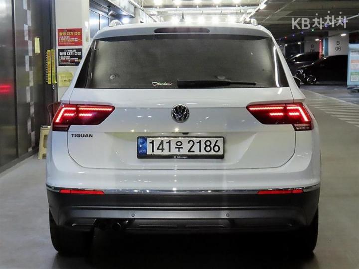 Volkswagen Tiguan 2.0 TDI Premium 6