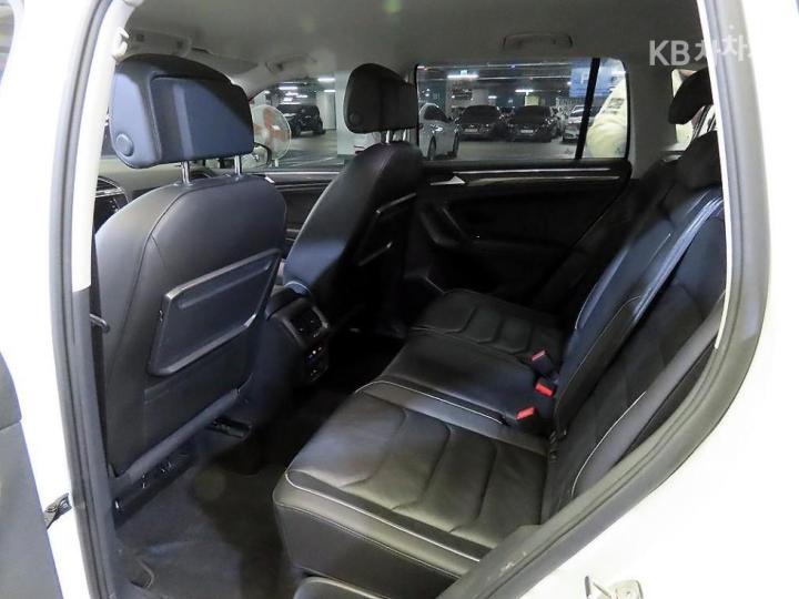 Volkswagen Tiguan 2.0 TDI Premium 8