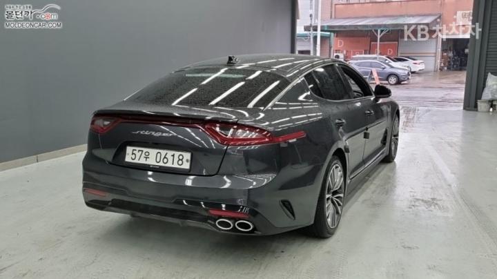 Kia Stinger 2.2 Diesel 2WD Platinum 3