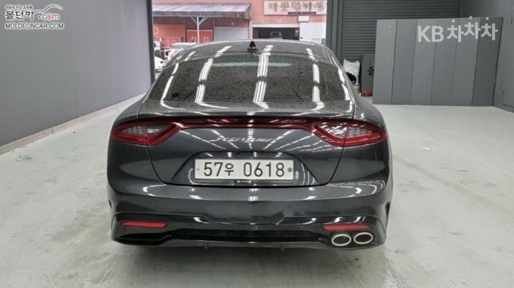 Kia Stinger 2.2 Diesel 2WD Platinum 5