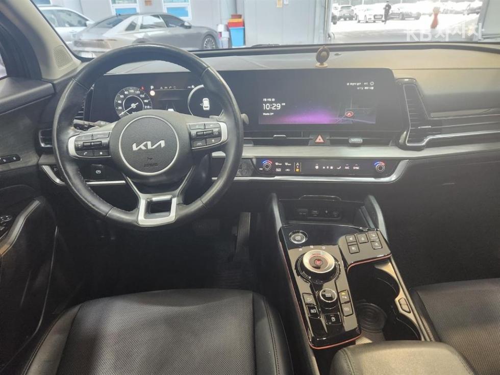2022 - kia sportage