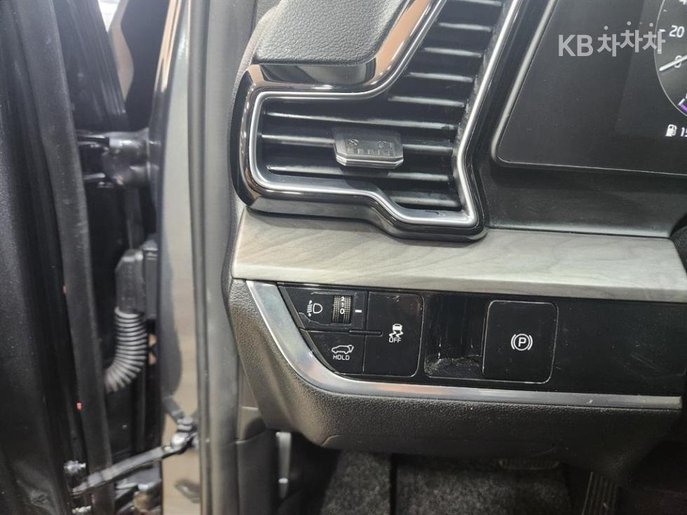 2022 - kia sportage