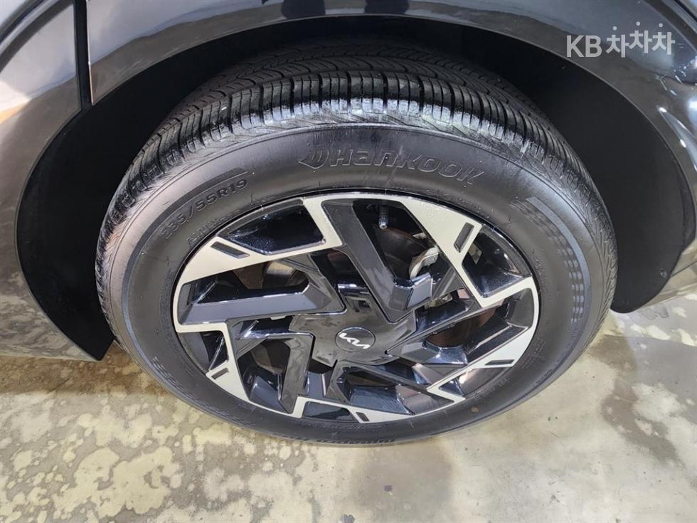 2022 - kia sportage