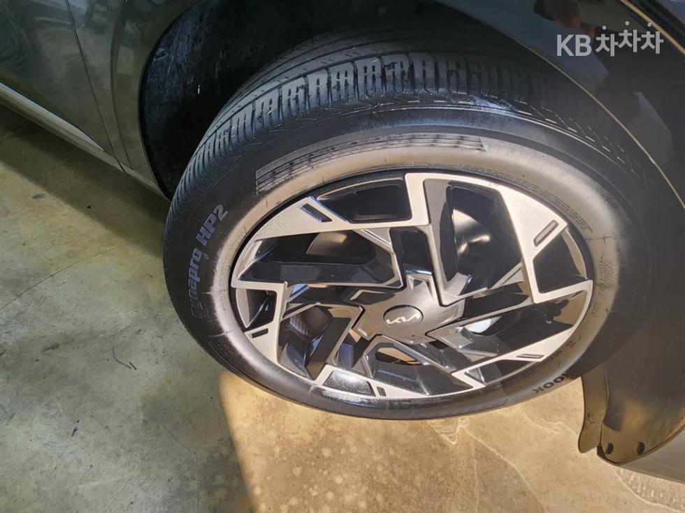 2022 - kia sportage