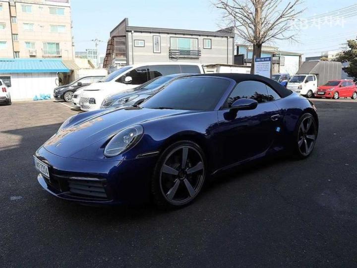 Porsche 911 carrera 4 cabriolet — foto 1