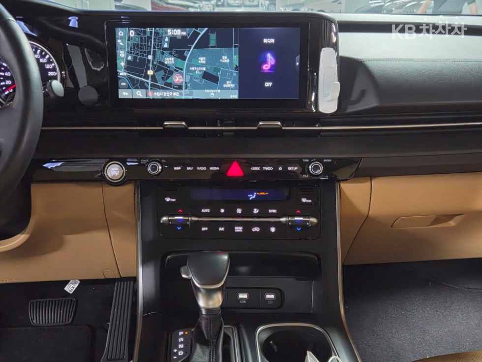 2021 - kia carnival