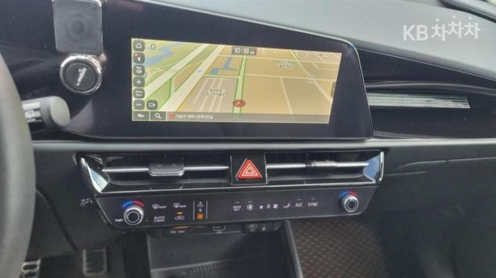 Kia Niro The 1.6 HEV Signature 8