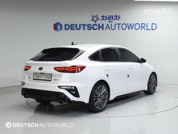 Kia K3 GT 1.6 T-GDi 5 Duo Basic 3