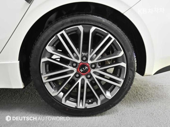 Kia K3 GT 1.6 T-GDi 5 Duo Basic 6