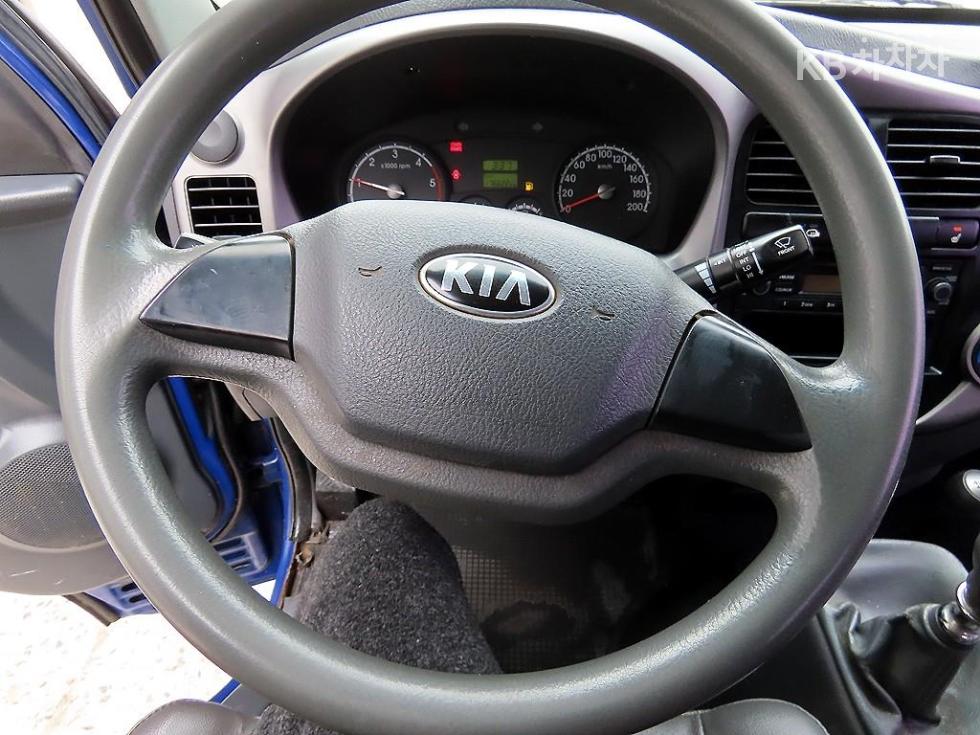 2013 - kia bongo iii
