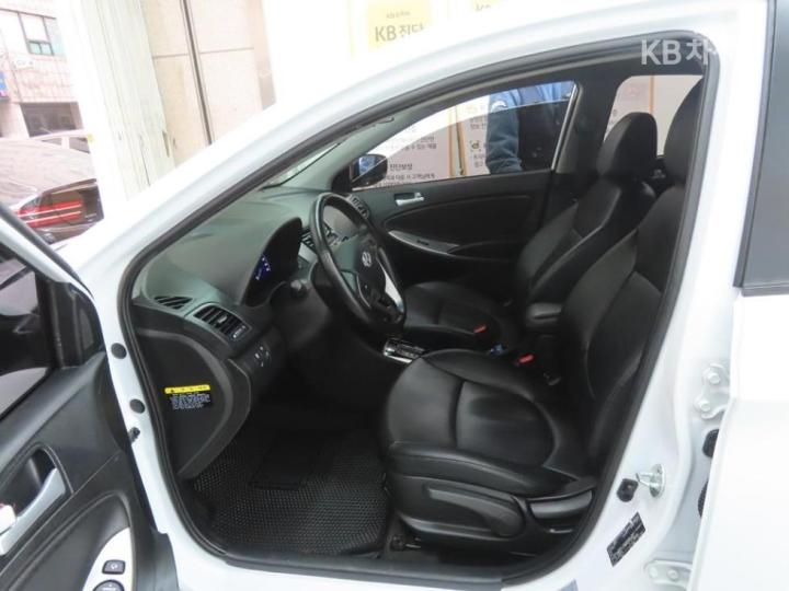 Hyundai Accent New 1.6 VGT Modern 6