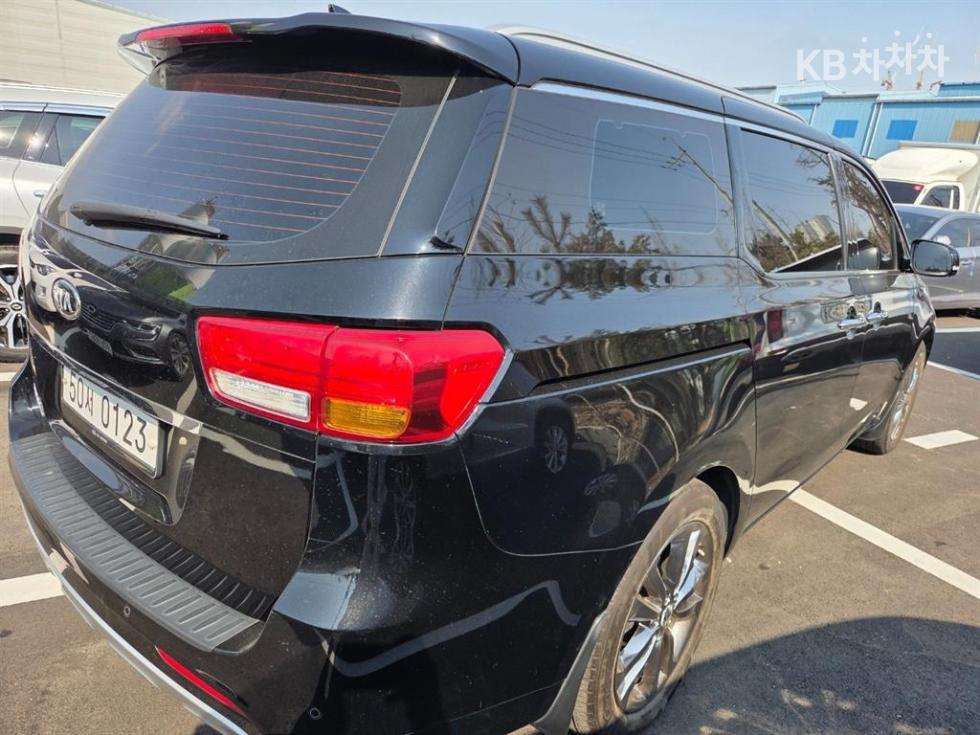 2017 - kia carnival