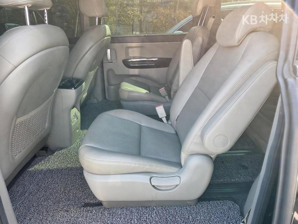 2017 - kia carnival