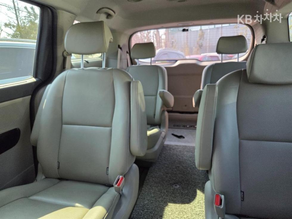 2017 - kia carnival