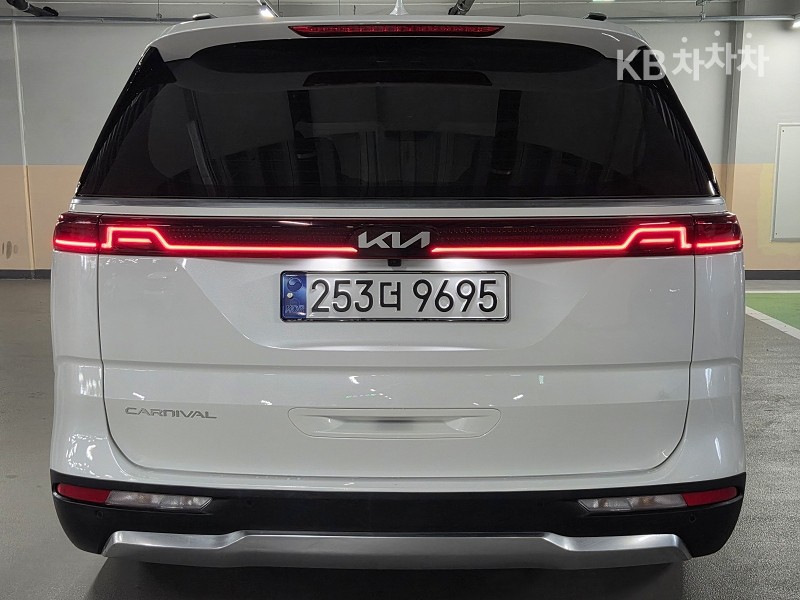 2021 - kia carnival