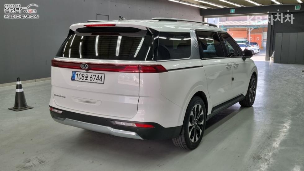 2021 - kia carnival