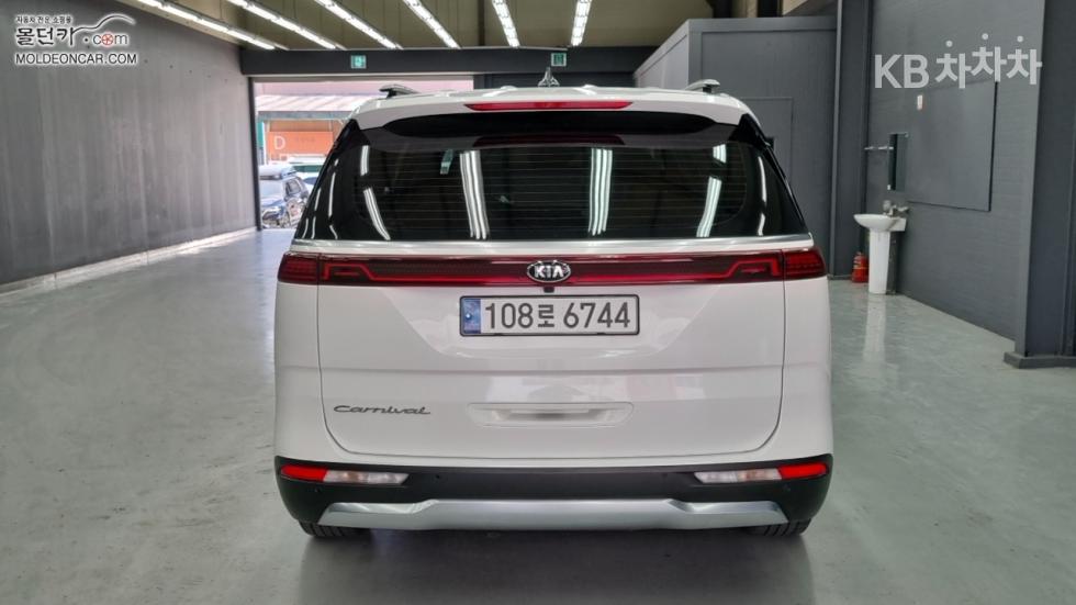 2021 - kia carnival