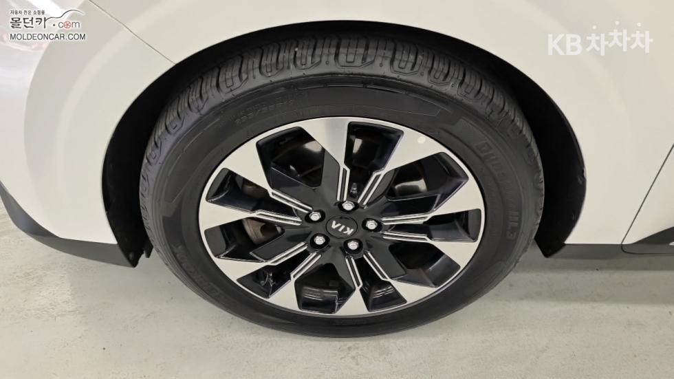2021 - kia carnival