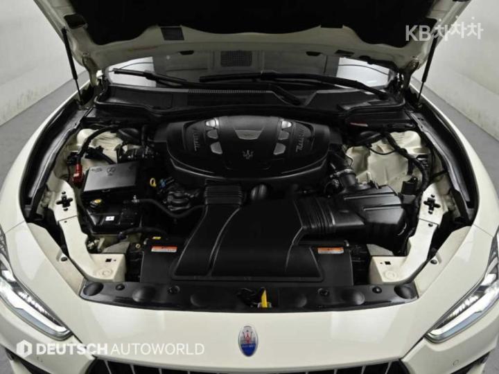 Maserati Ghibli New Diesel 3.0 GranSport 7